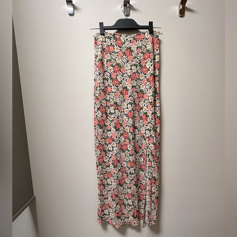 Long flower skirt with front slit